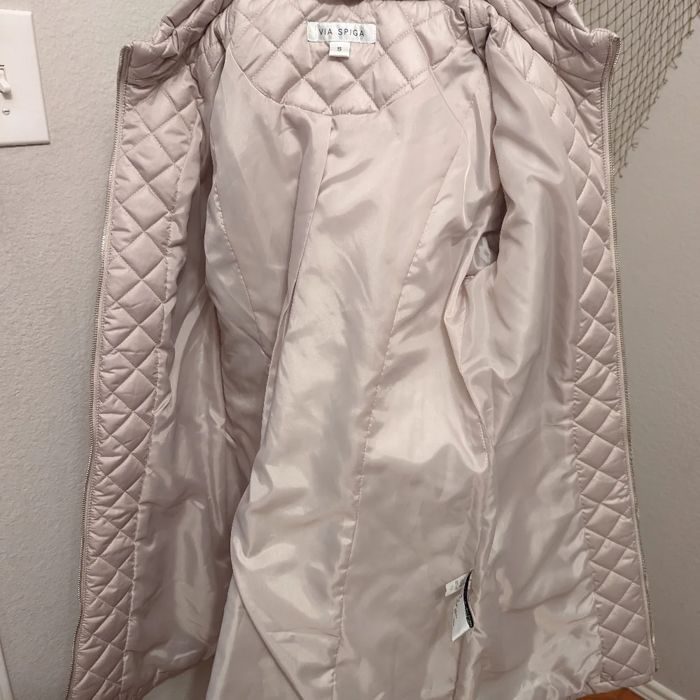 Via Spiga Women's Diamond Quilted Mid-Length Winter Jacket with Attached Hood - Picture 11 of 11